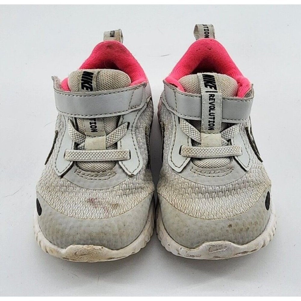 Nike Revolution 5 Toddler Girl's Size 6C Light Gray/Pink Sneakers BQ5673-010